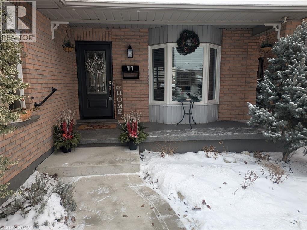 11 Jacqueline Boulevard, Hamilton, Ontario  L9B 2R1 - Photo 2 - 40795103