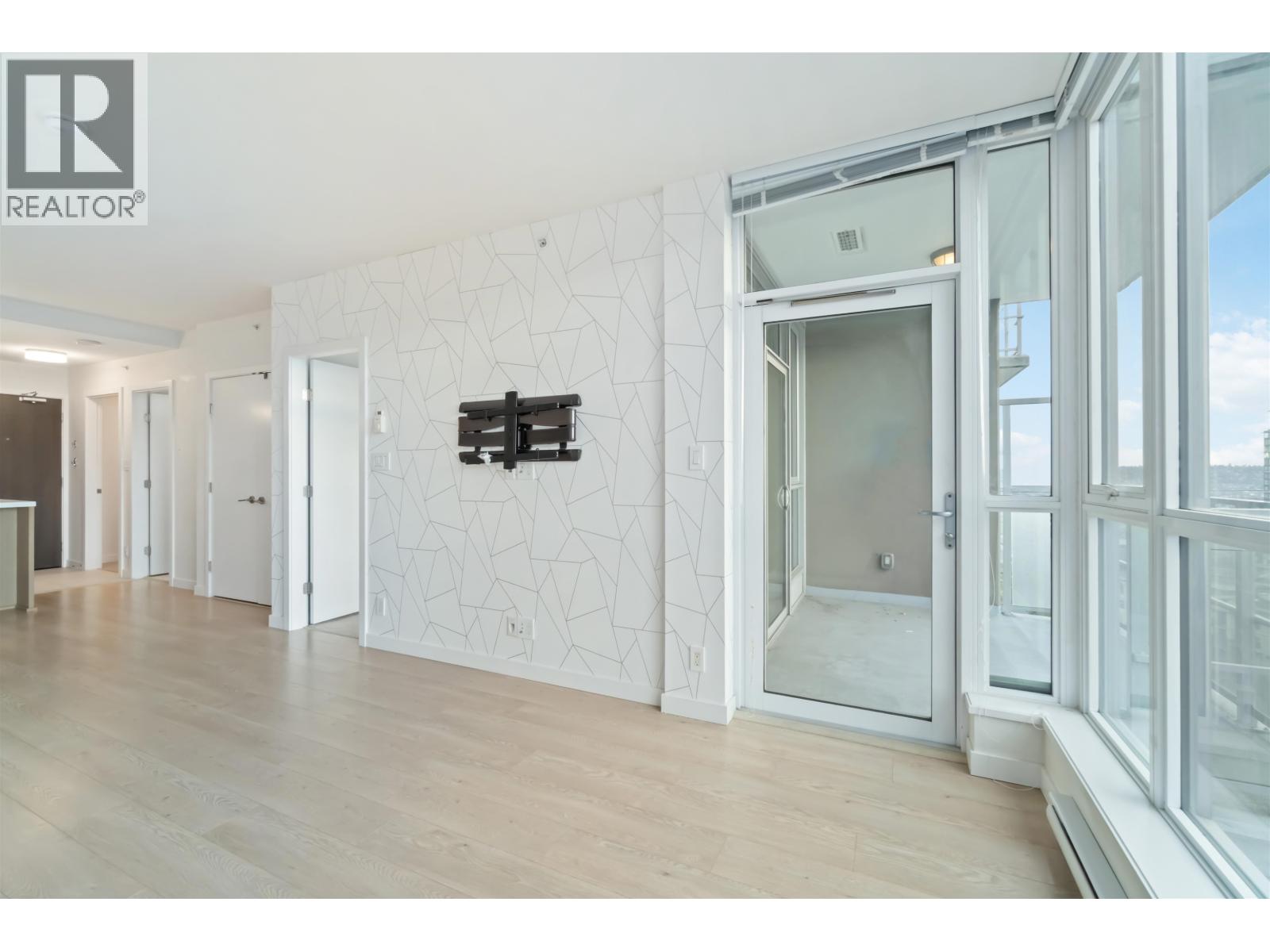 1007 271 Francis Way, New Westminster, British Columbia  V3L 0H2 - Photo 1 - R3073300