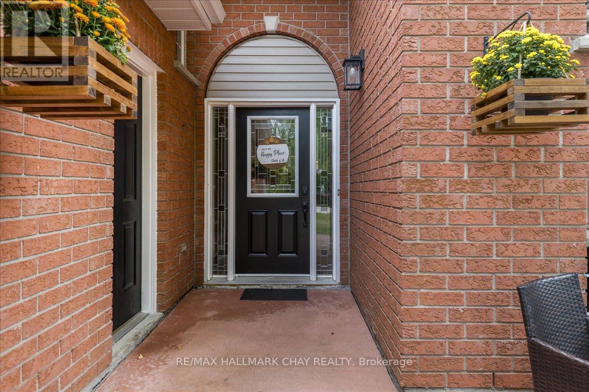 1103 Belle Aire Beach Road, Innisfil, Ontario  L0L 1C0 - Photo 3 - N12752344