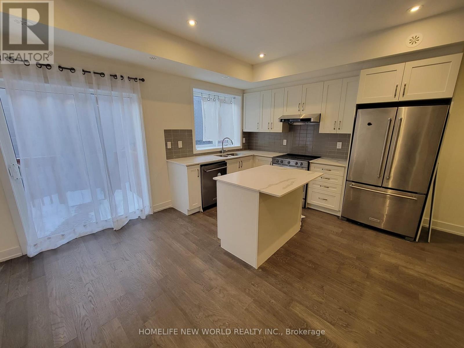 114 William Duncan Road, Toronto, Ontario  M3K 0C7 - Photo 3 - W12754986