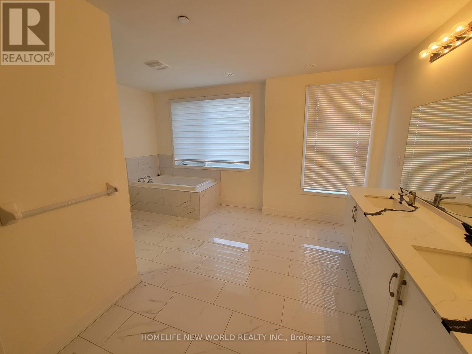 114 William Duncan Road, Toronto, Ontario  M3K 0C7 - Photo 9 - W12754986