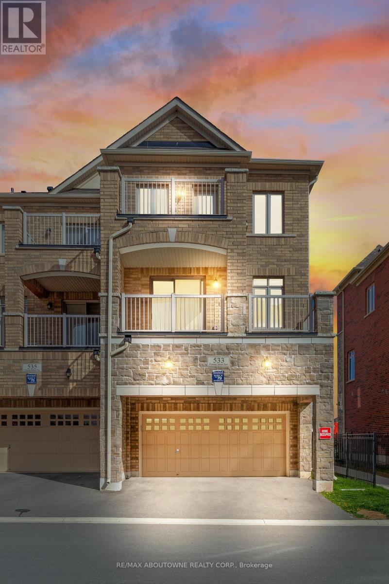 533 Dundas Street E, Oakville, Ontario  L6H 3P6 - Photo 2 - W12754998