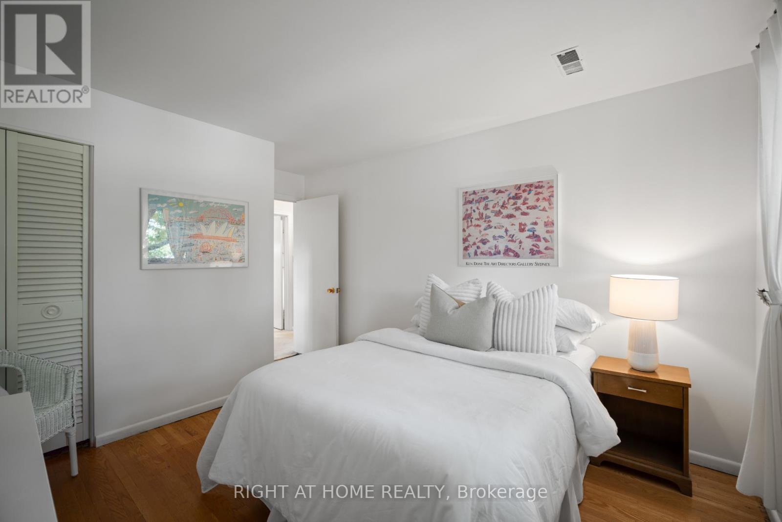 20 West Deane Valley Road, Toronto, Ontario  M9B 3K5 - Photo 15 - W12755032