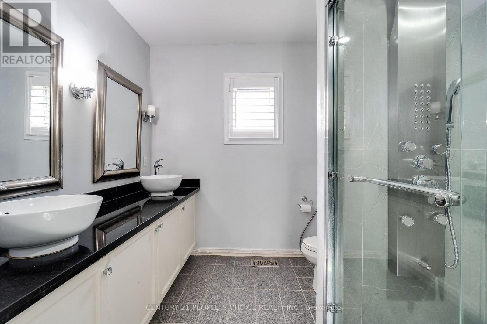 3841 Periwinkle Crescent, Mississauga, Ontario  L5N 6W8 - Photo 17 - W12755050