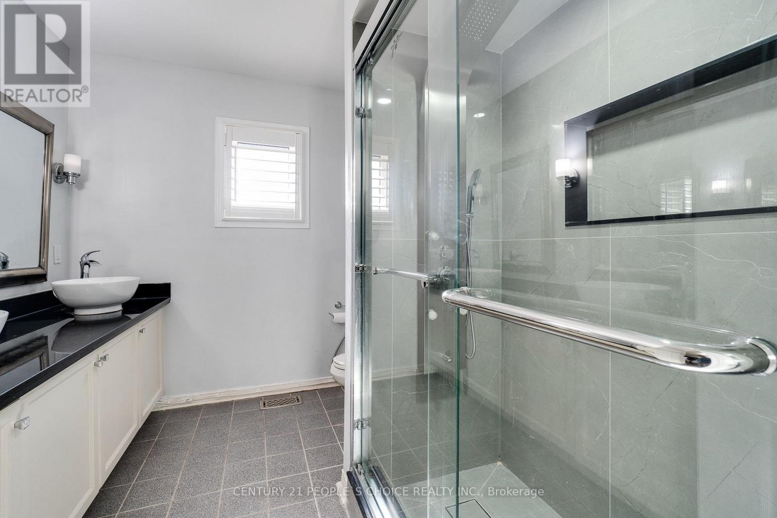 3841 Periwinkle Crescent, Mississauga, Ontario  L5N 6W8 - Photo 18 - W12755050