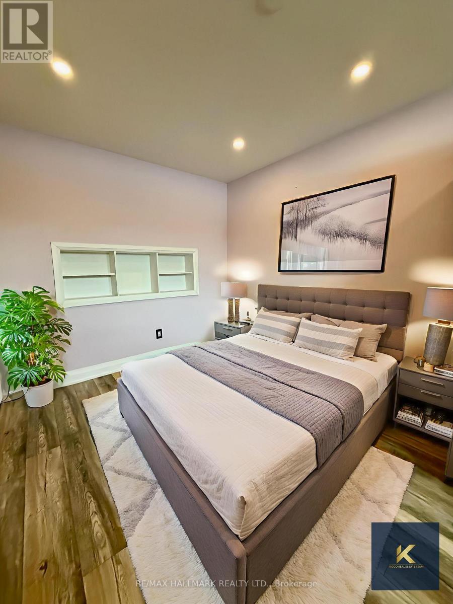 12 Sweetland Road, Toronto, Ontario  M9P 3K9 - Photo 7 - W12755070