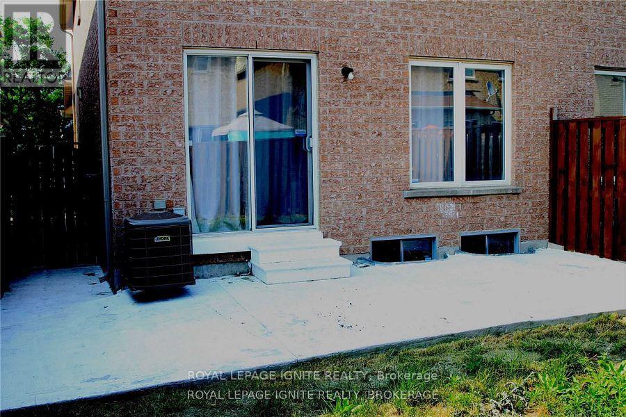 34 Sugarberry Drive, Brampton, Ontario  L6X 0K3 - Photo 23 - W12755078