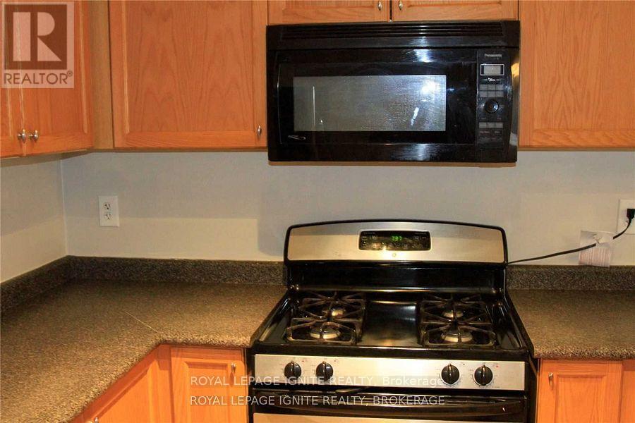 34 Sugarberry Drive, Brampton, Ontario  L6X 0K3 - Photo 6 - W12755078