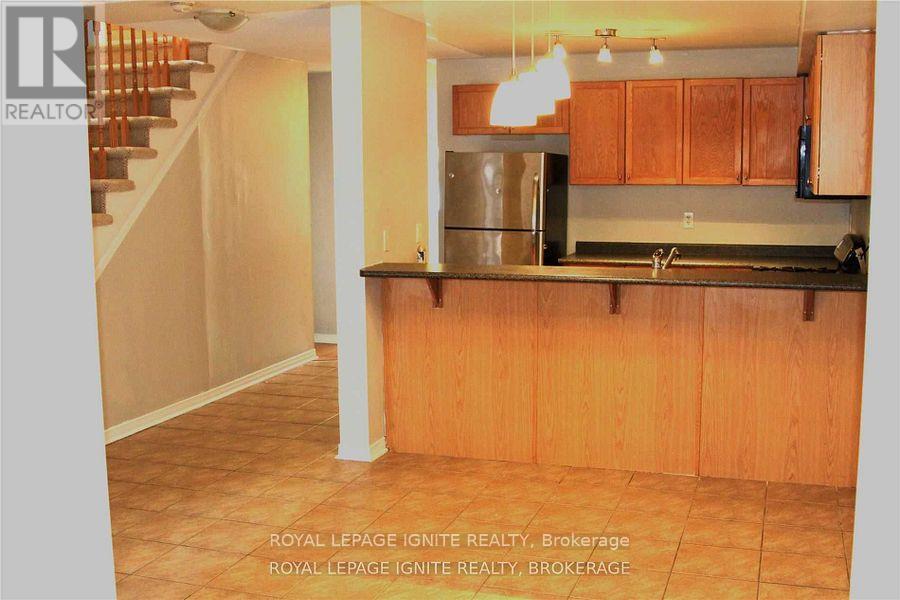 34 Sugarberry Drive, Brampton, Ontario  L6X 0K3 - Photo 7 - W12755078