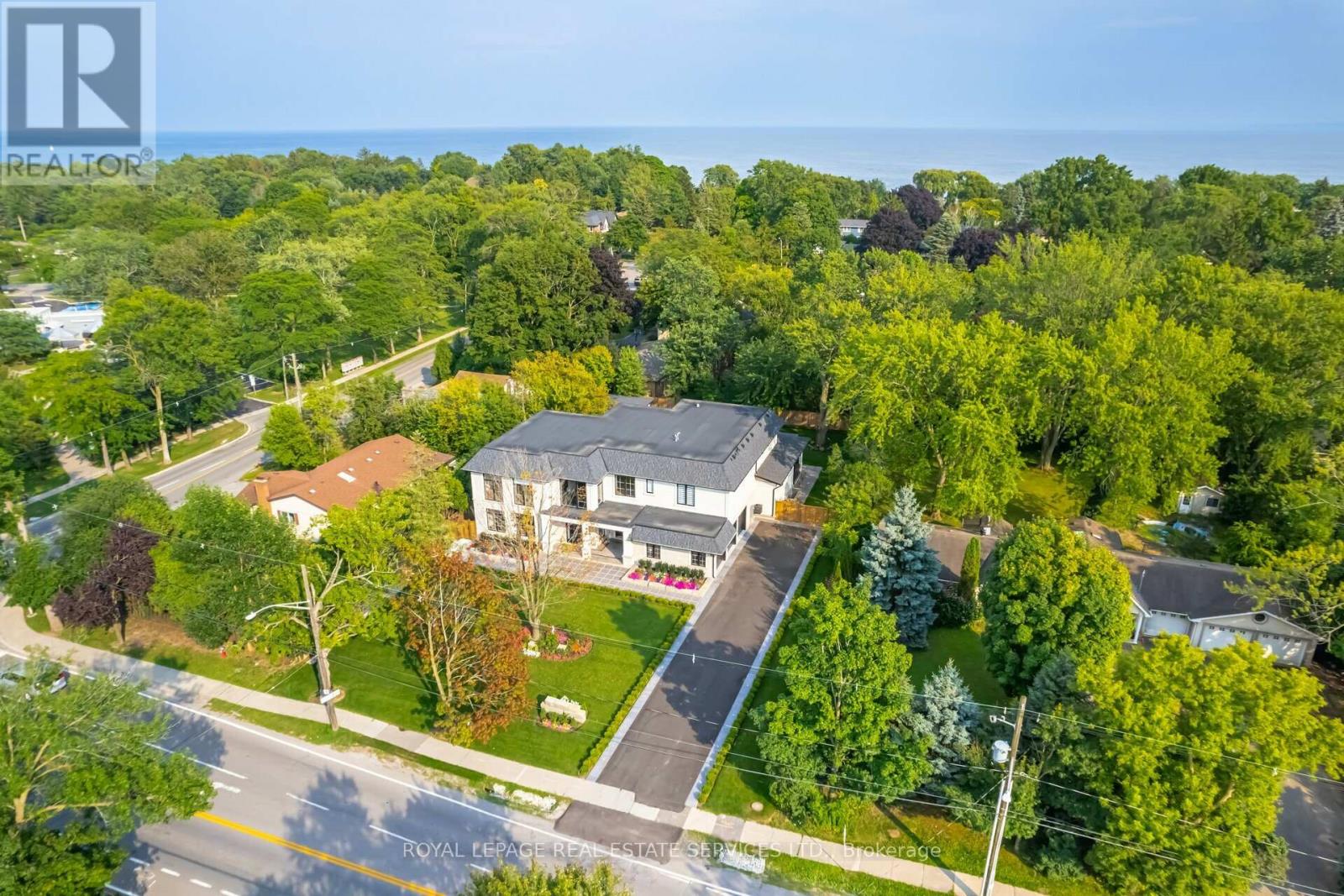 2014 LAKESHORE ROAD W, Oakville, Ontario