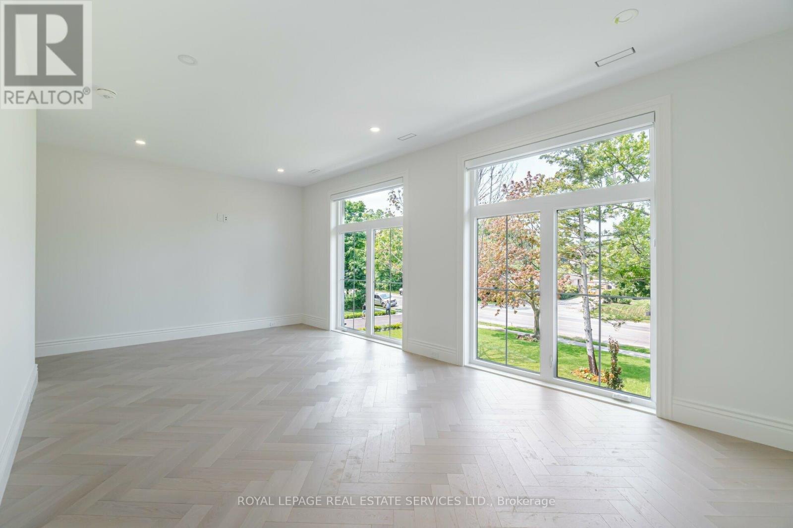 2014 Lakeshore Road W, Oakville, Ontario  L6L 1G7 - Photo 26 - W12755092