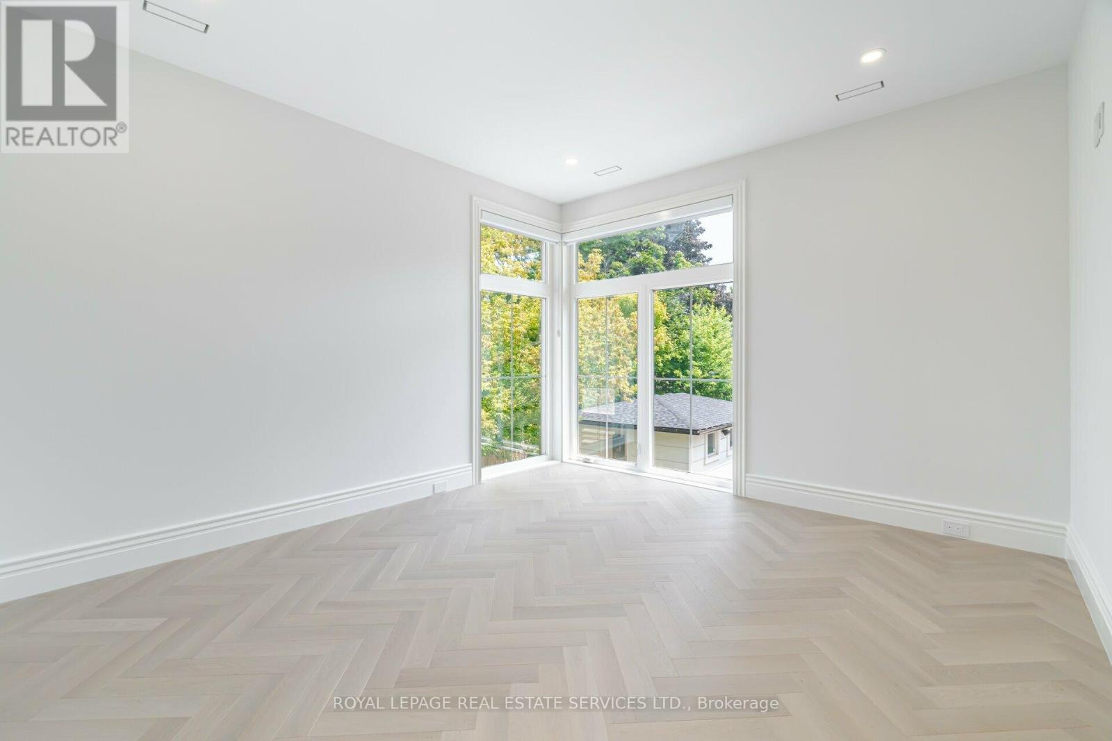 2014 Lakeshore Road W, Oakville, Ontario  L6L 1G7 - Photo 31 - W12755092