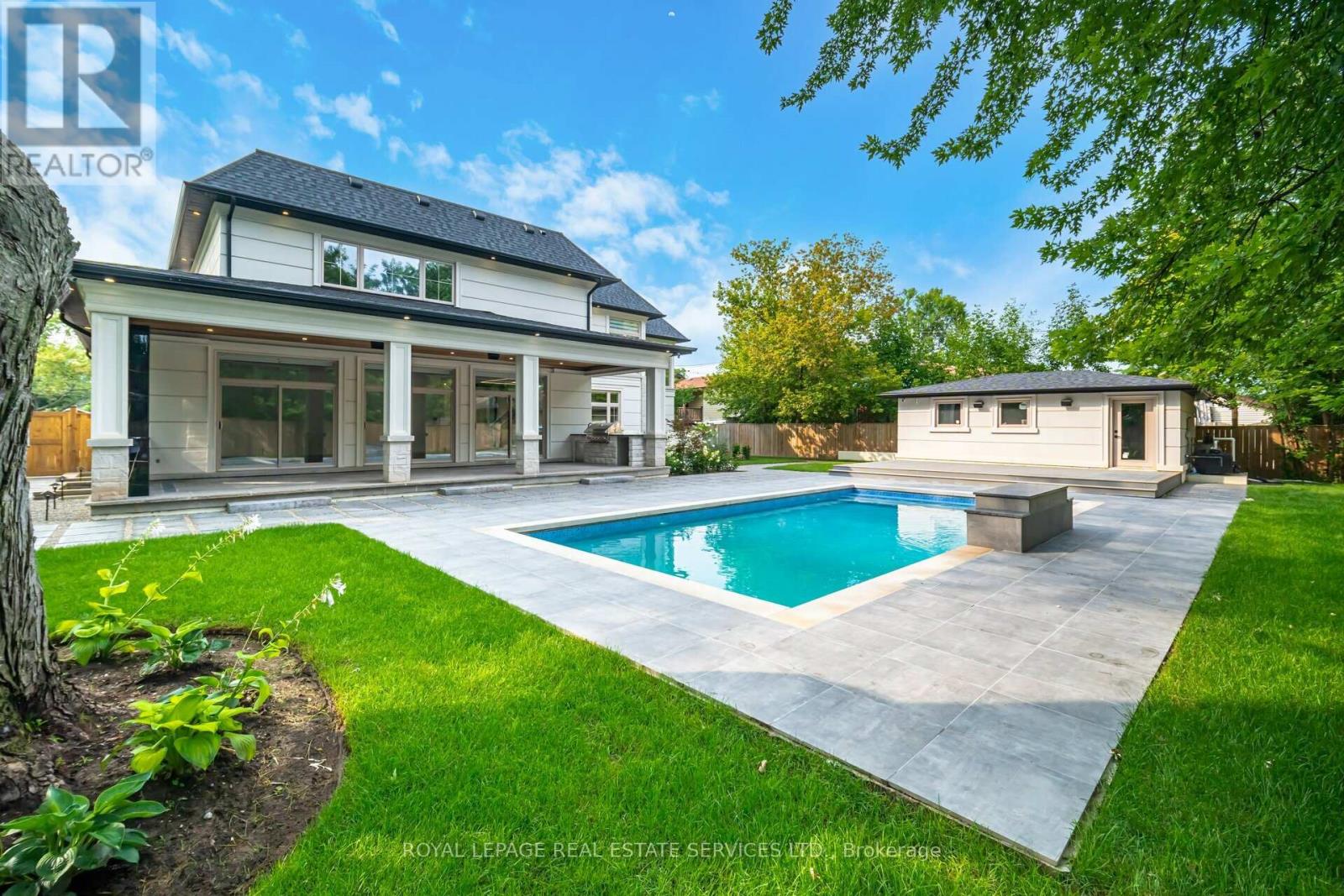 2014 Lakeshore Road W, Oakville, Ontario  L6L 1G7 - Photo 44 - W12755092