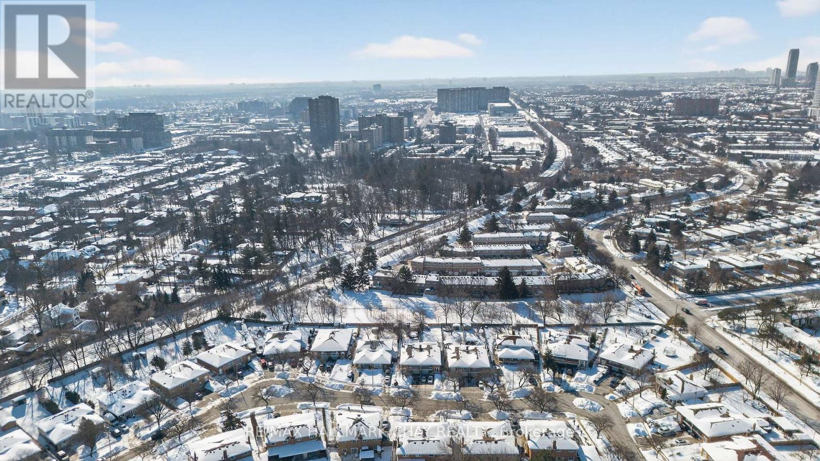 328 Lara Woods, Mississauga, Ontario  L5A 3A9 - Photo 37 - W12755130