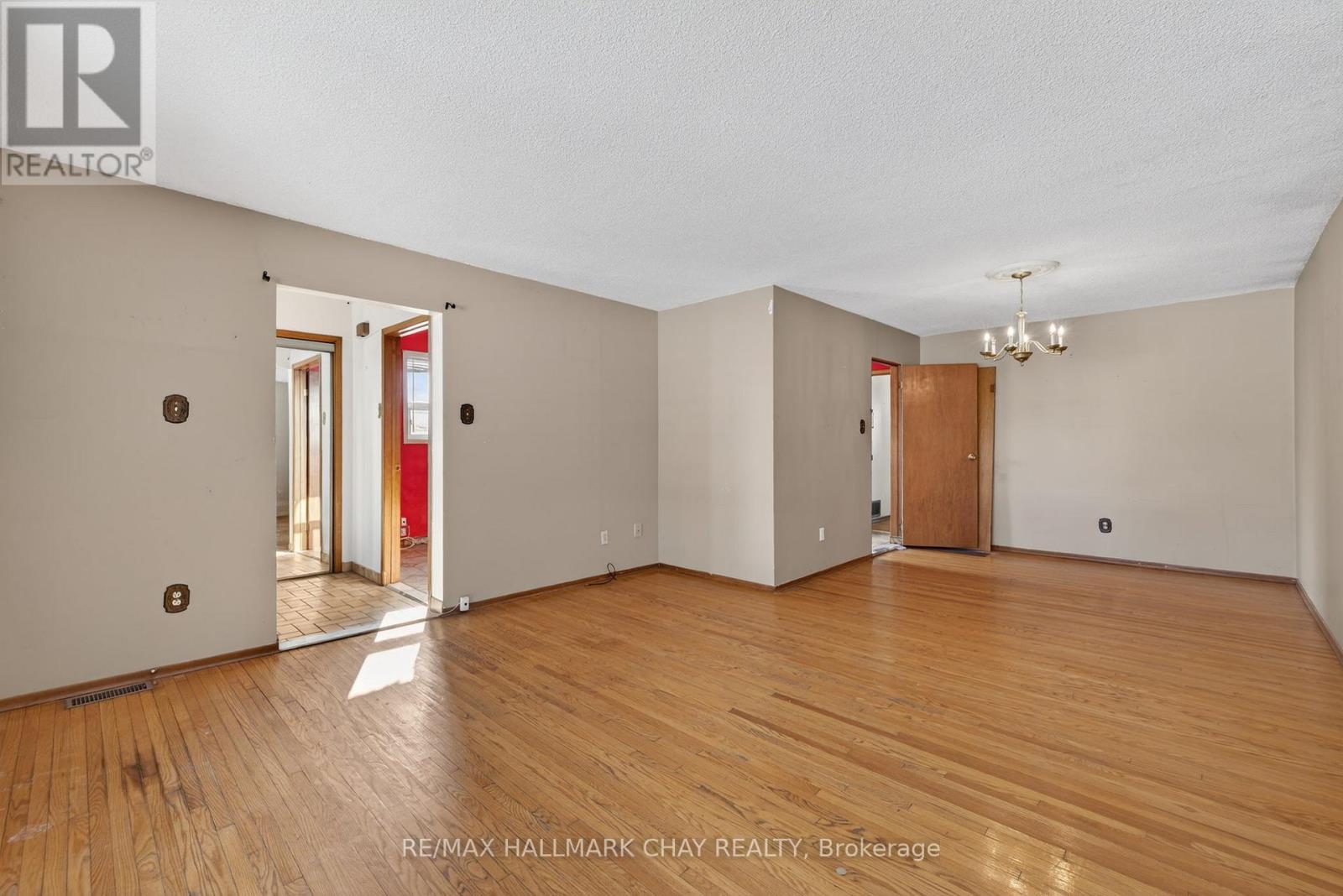 328 Lara Woods, Mississauga, Ontario  L5A 3A9 - Photo 6 - W12755130