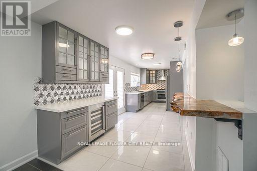 Main Floor - 12 Gondola Crescent, Brampton, Ontario  L6S 1W6 - Photo 10 - W12755140