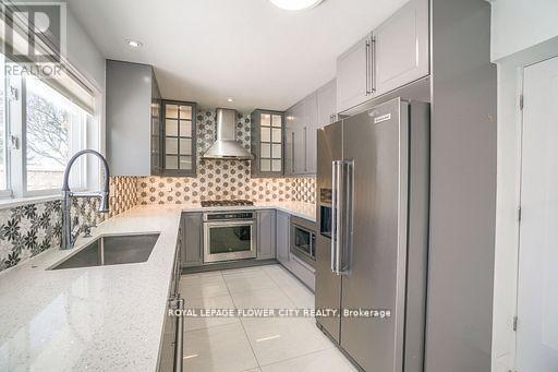 Main Floor - 12 Gondola Crescent, Brampton, Ontario  L6S 1W6 - Photo 15 - W12755140