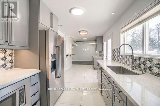 Main Floor - 12 Gondola Crescent, Brampton, Ontario  L6S 1W6 - Photo 16 - W12755140