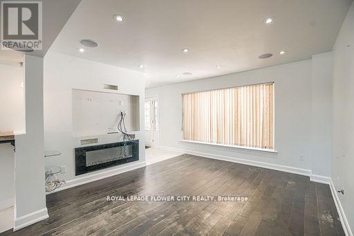 Main Floor - 12 Gondola Crescent, Brampton, Ontario  L6S 1W6 - Photo 5 - W12755140