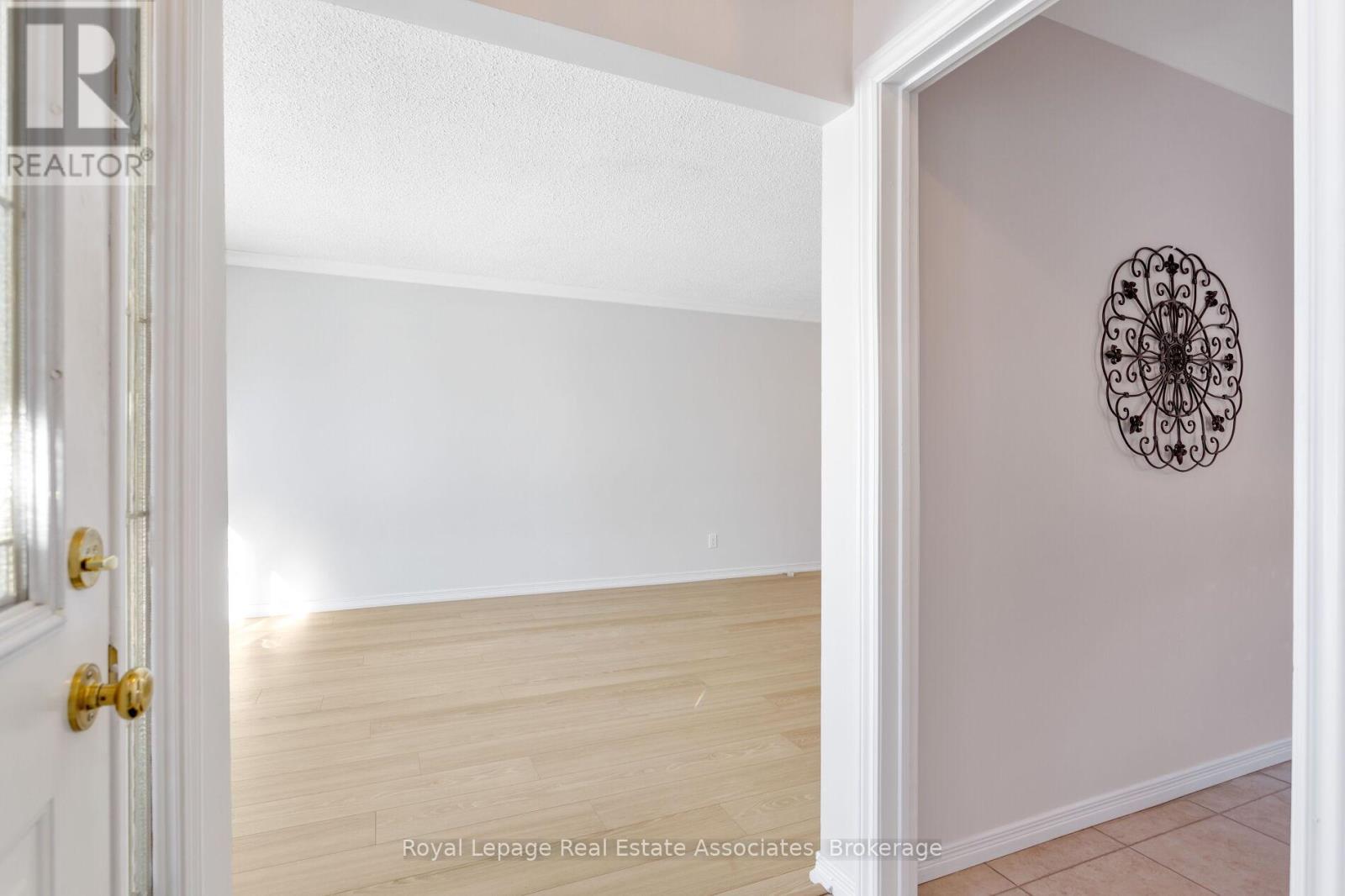 958 Fletcher Valley Crescent, Mississauga, Ontario  L5J 2X7 - Photo 7 - W12755152