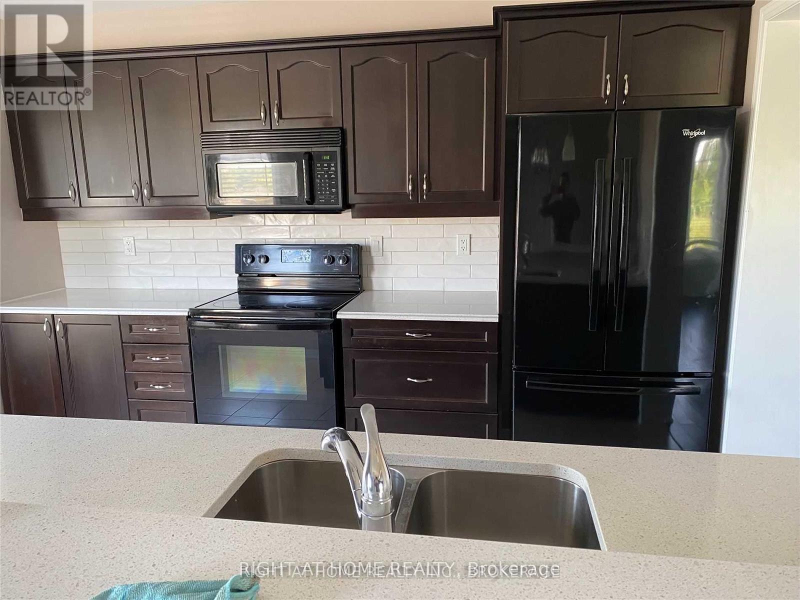 941 Nadalin Heights, Milton, Ontario  L9T 8R2 - Photo 2 - W12755206