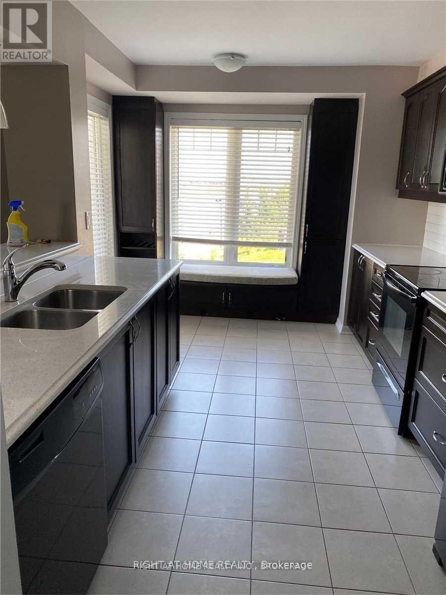 941 Nadalin Heights, Milton, Ontario  L9T 8R2 - Photo 3 - W12755206