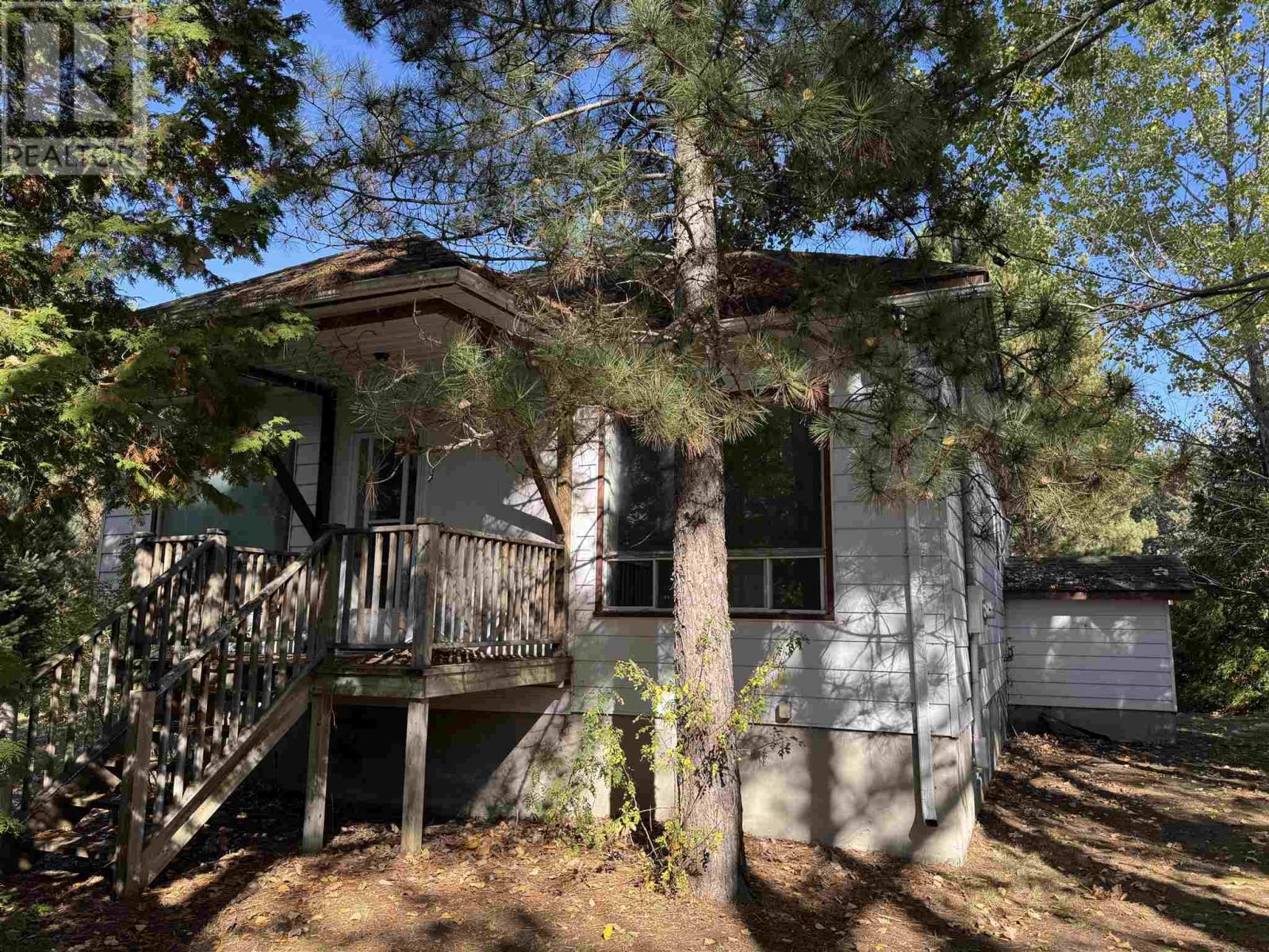 19 Low AVE, Gogama, Ontario