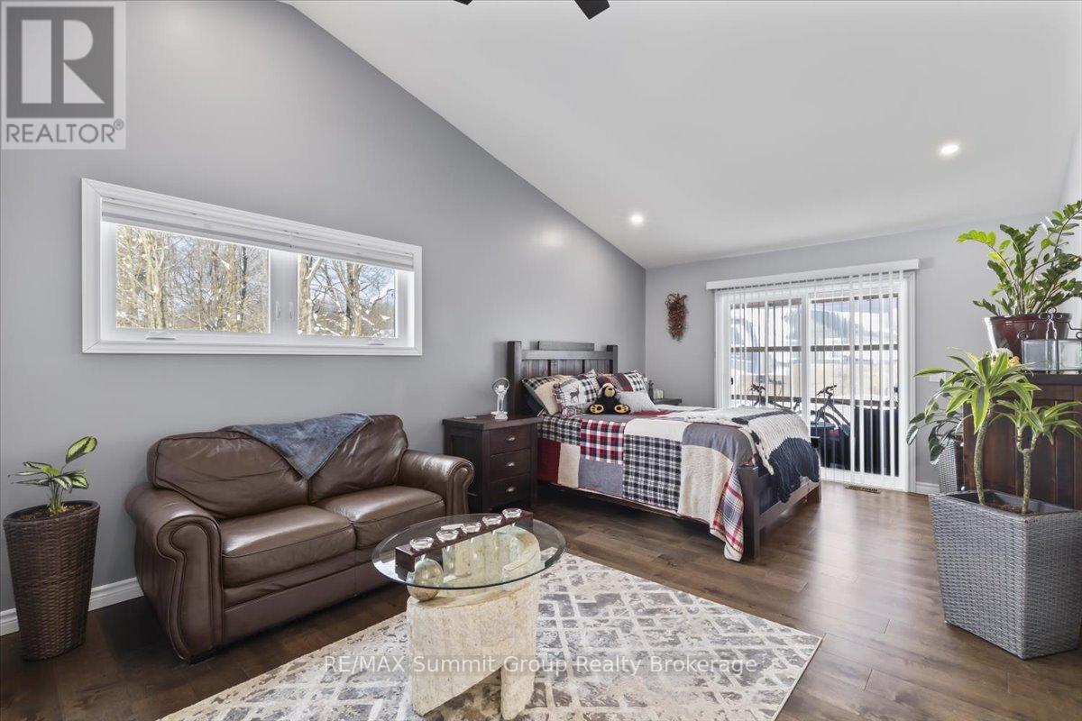 135 Confederation Drive, Chatsworth, Ontario  N0H 1R0 - Photo 11 - X12755256