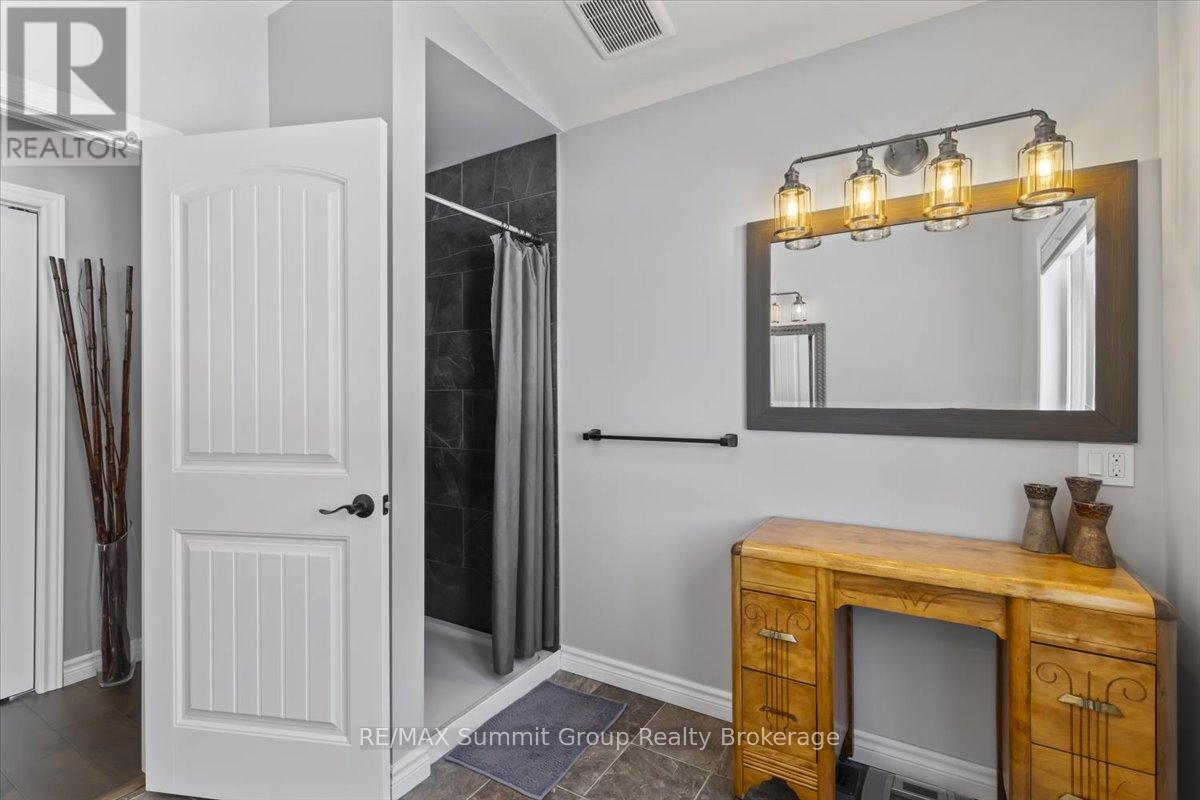 135 Confederation Drive, Chatsworth, Ontario  N0H 1R0 - Photo 13 - X12755256