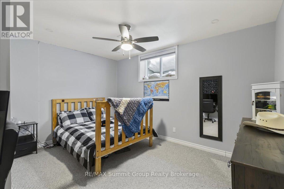 135 Confederation Drive, Chatsworth, Ontario  N0H 1R0 - Photo 21 - X12755256