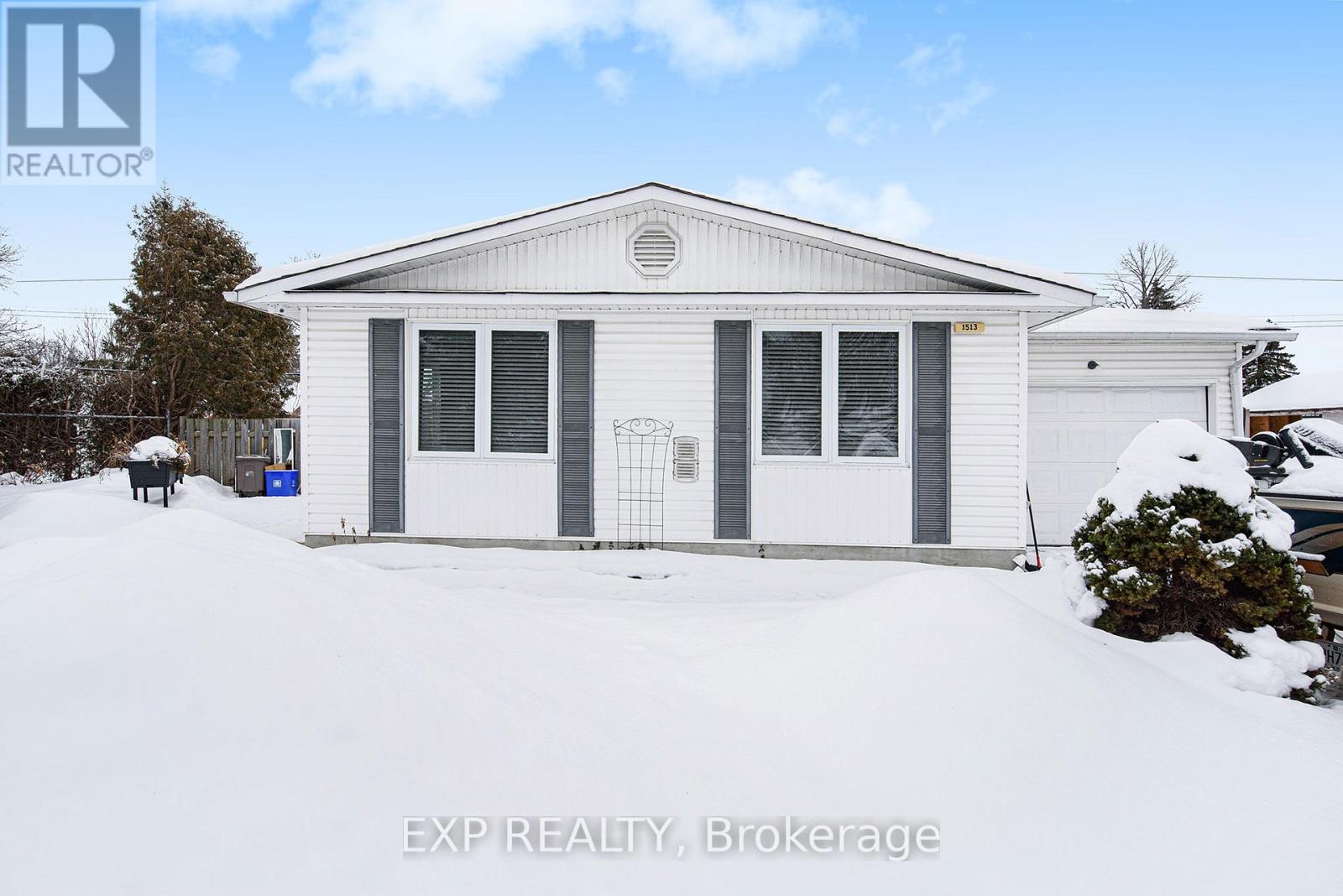 B - 1513 Queenswood Crescent, Ottawa, Ontario  K1E 1L3 - Photo 1 - X12755236