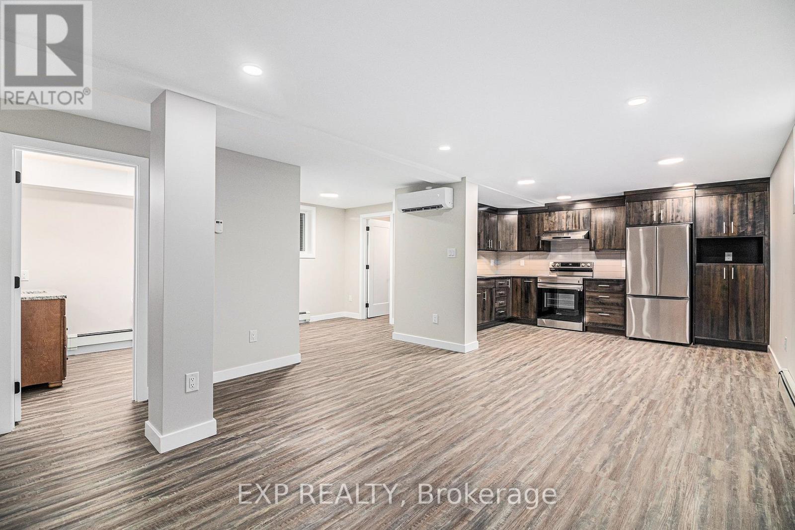 B - 1513 Queenswood Crescent, Ottawa, Ontario  K1E 1L3 - Photo 3 - X12755236