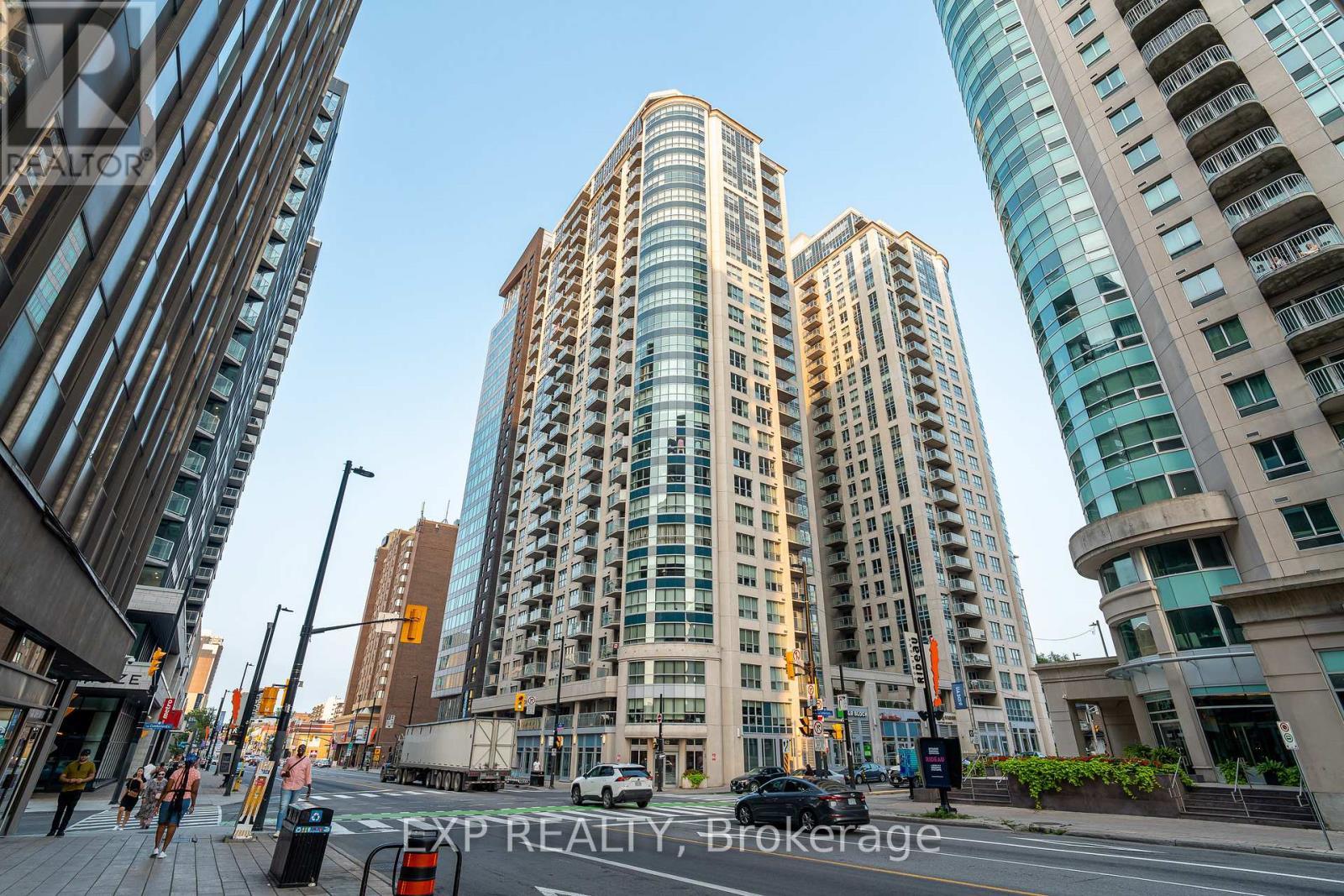 2606 - 242 Rideau Street, Ottawa, Ontario  K1N 0B7 - Photo 1 - X12755248