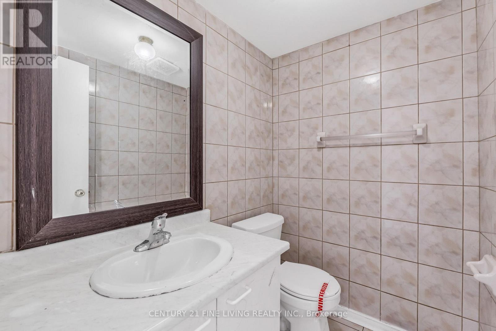 71 Ravenscliffe Court, Brampton, Ontario  L6X 4N9 - Photo 24 - W12755182