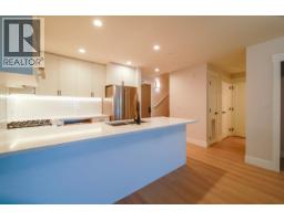 102 22265 DEWDNEY TRUNK ROAD, Maple Ridge, British Columbia