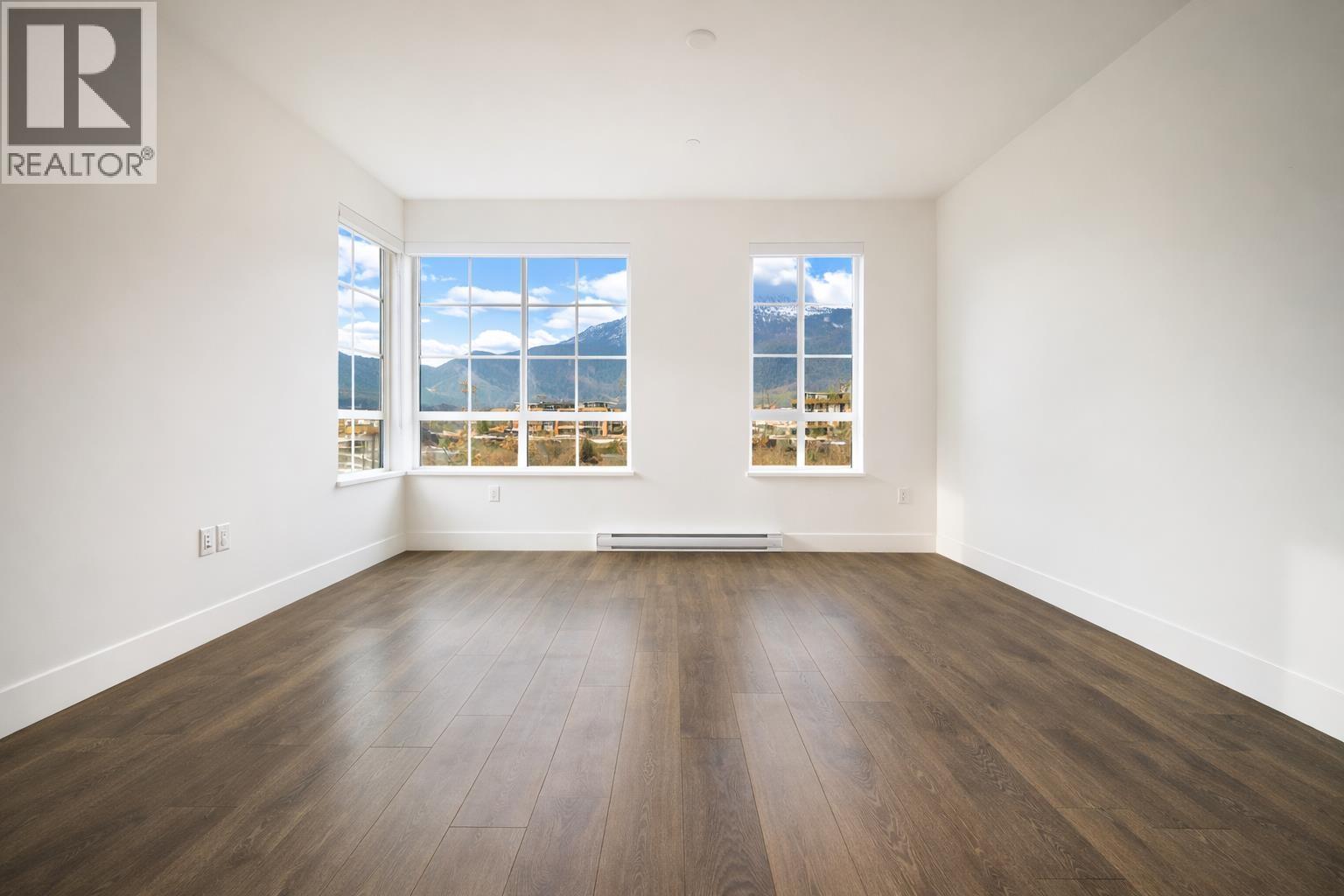 38035 Helm Way, Squamish, British Columbia  V8B 2A1 - Photo 2 - R3086229