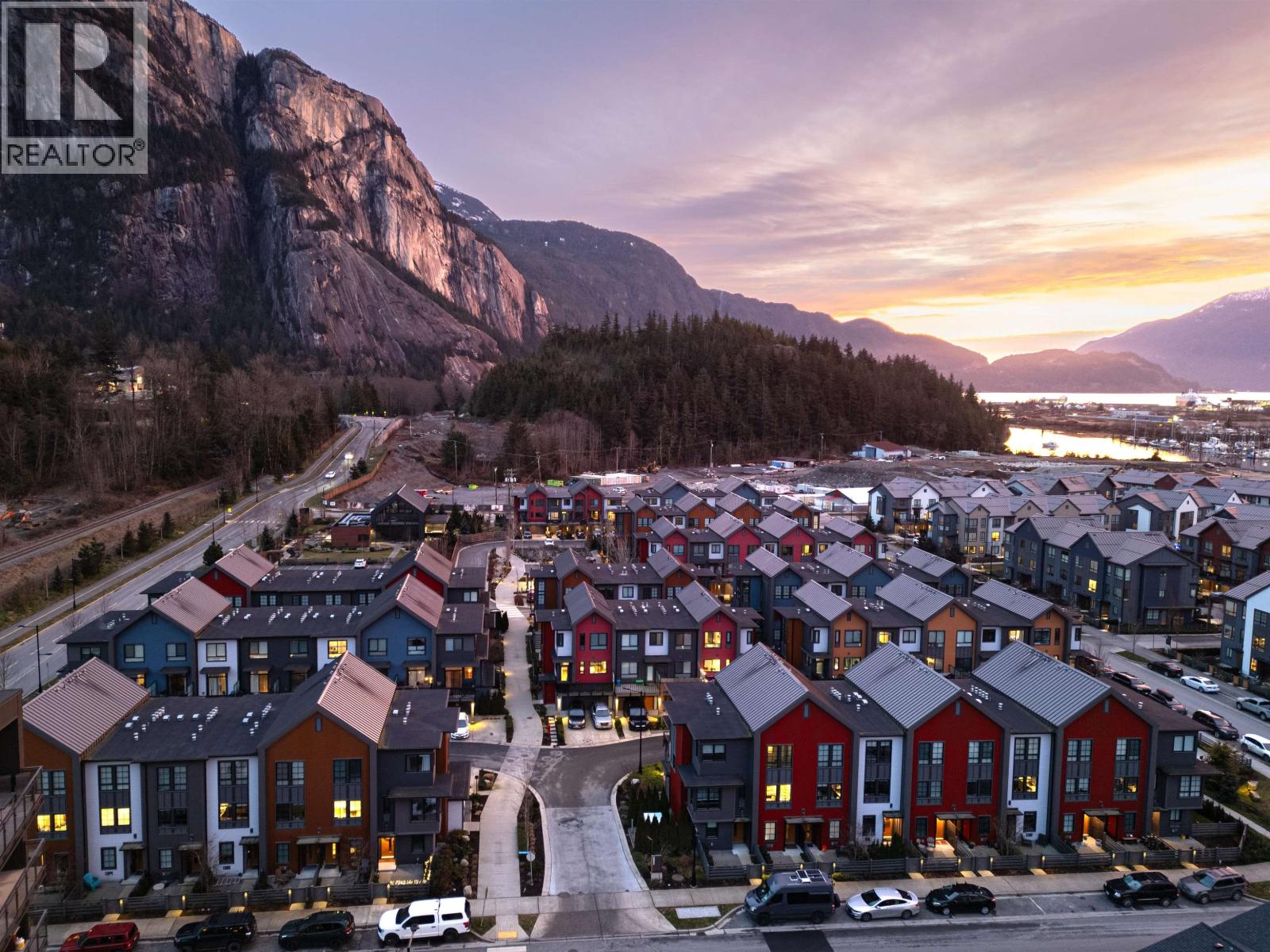 38035 Helm Way, Squamish, British Columbia  V8B 2A1 - Photo 38 - R3086229