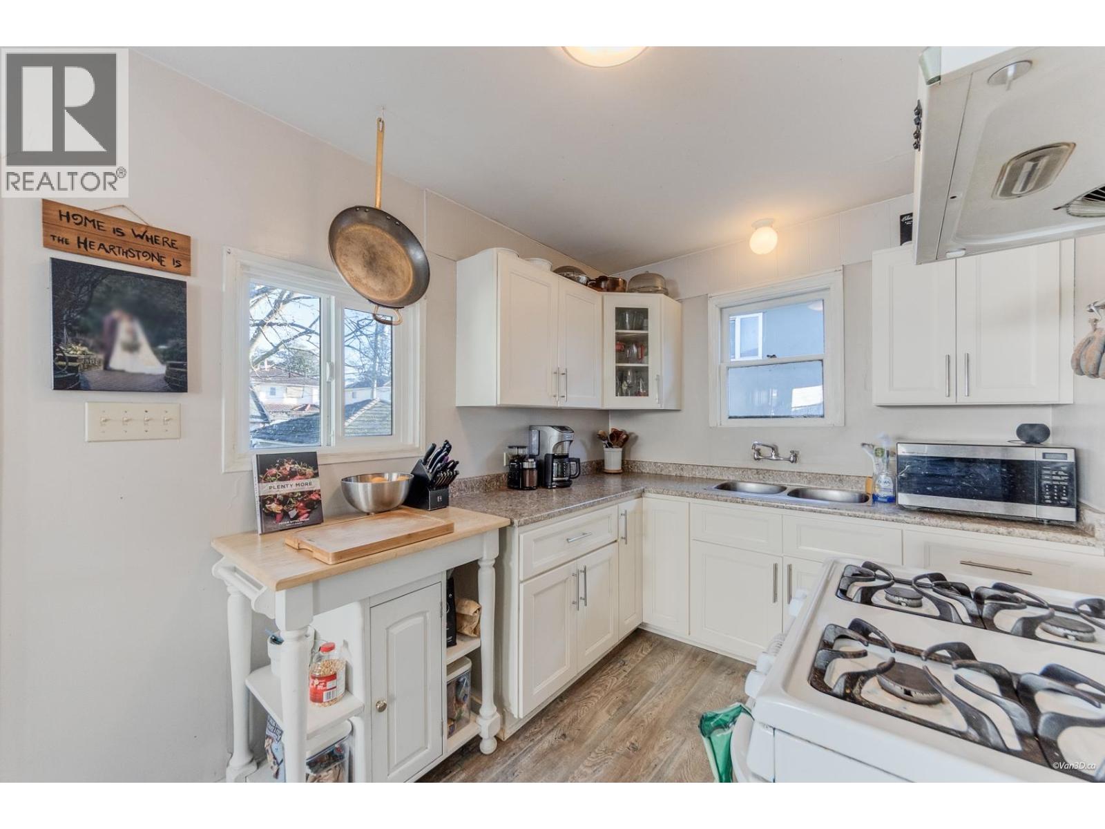 4736 Knight Street, Vancouver, British Columbia  V5N 3N2 - Photo 10 - R3086205