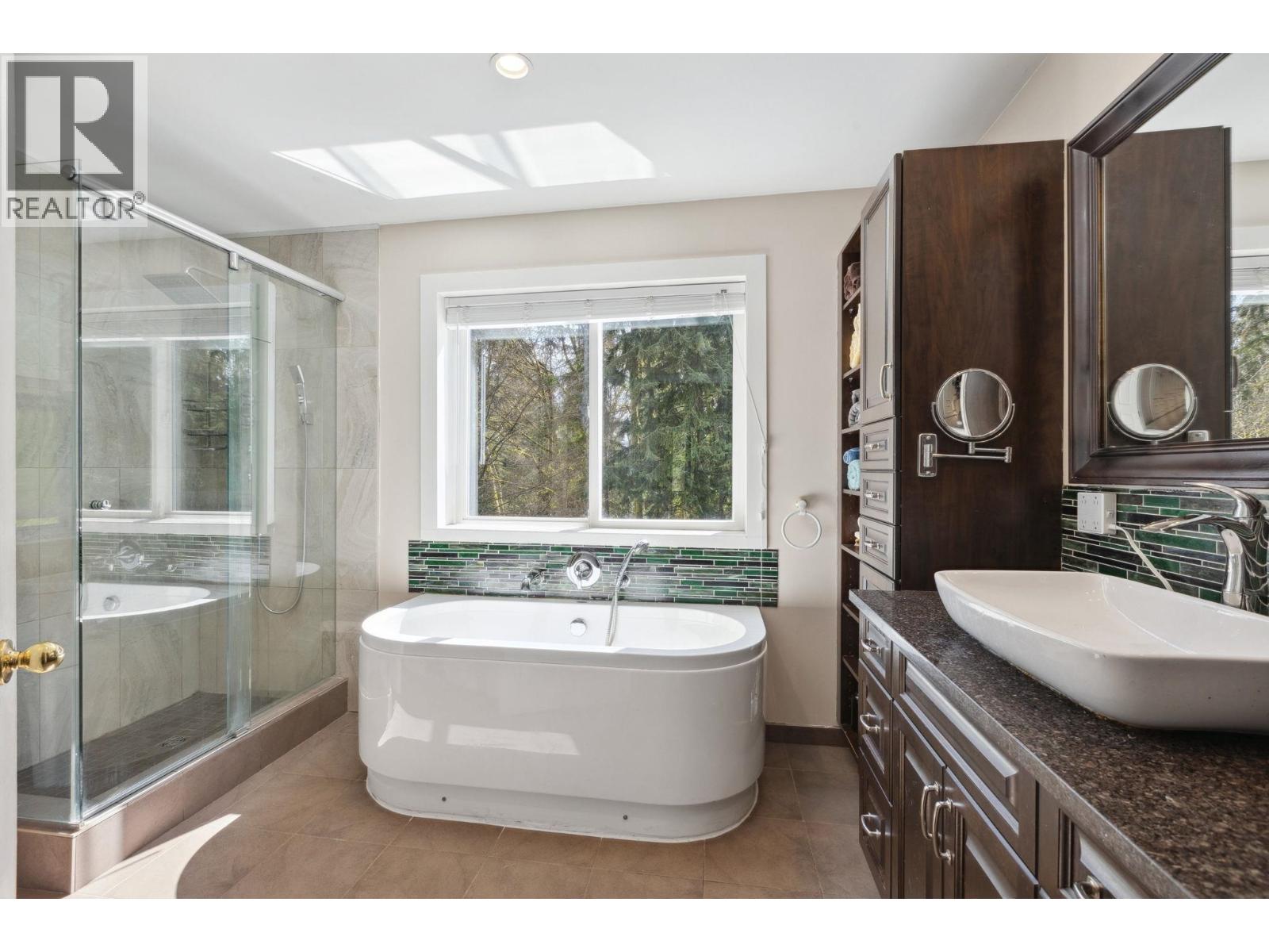 1501 Ostler Court, North Vancouver, British Columbia  V7G 2P1 - Photo 23 - R3086214