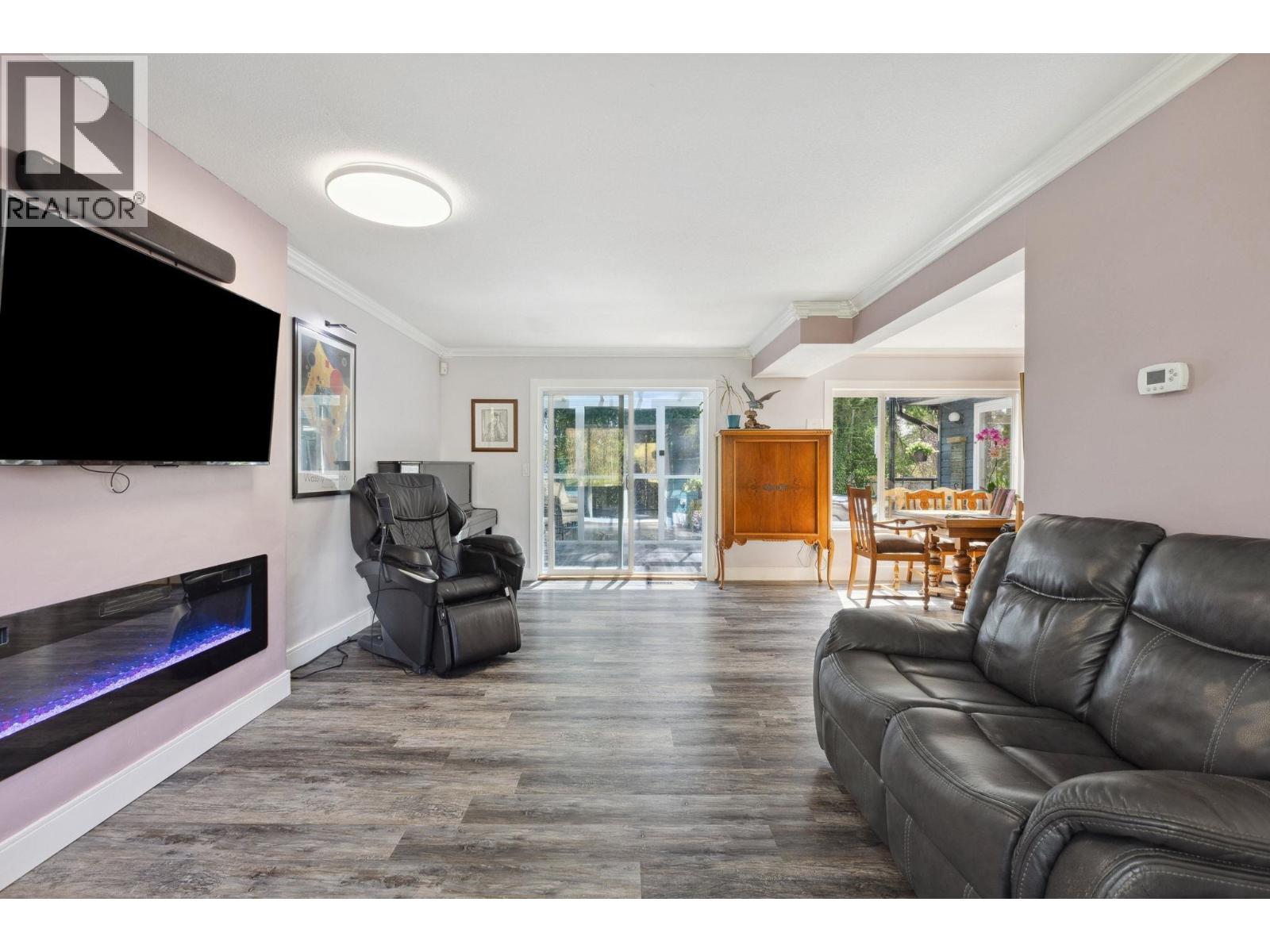 1501 Ostler Court, North Vancouver, British Columbia  V7G 2P1 - Photo 9 - R3086214