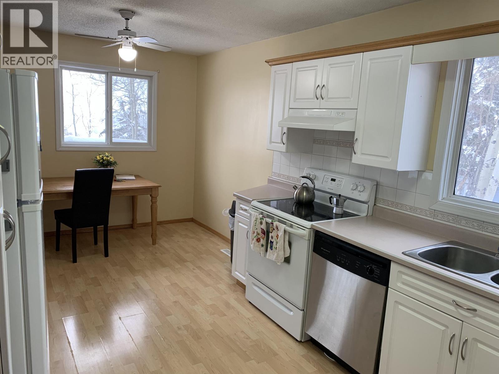 5411 54 W Avenue, Fort Nelson, British Columbia  V0C 1R0 - Photo 7 - R3086176