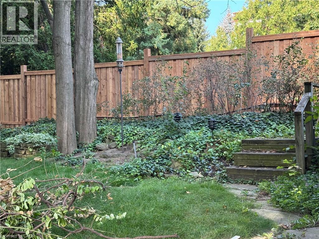 2036 Mountainside Drive, Burlington, Ontario  L7P 1A7 - Photo 45 - 40802432