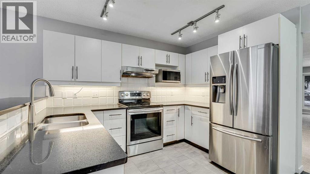 3667 Sierra Morena Road Sw, Calgary, Alberta  T3H 3A6 - Photo 10 - A2277088