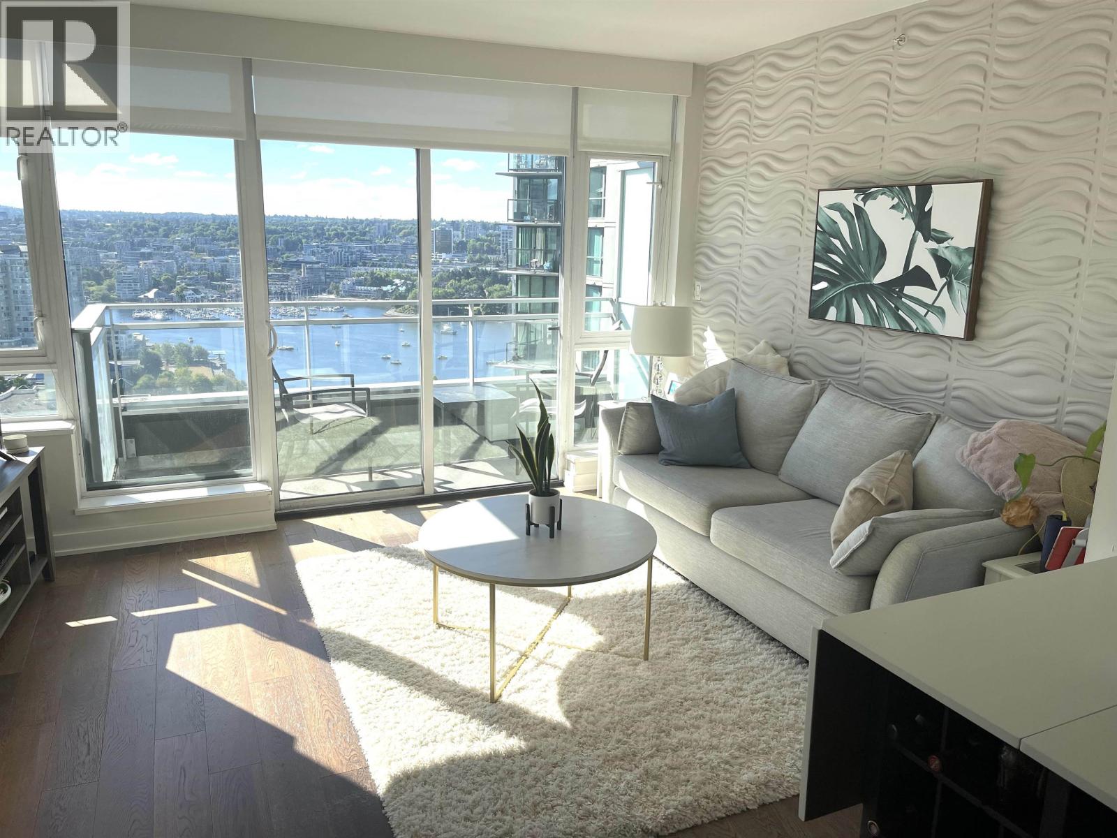 2806 1372 Seymour Street, Vancouver, British Columbia  V6B 0L1 - Photo 2 - R3085776