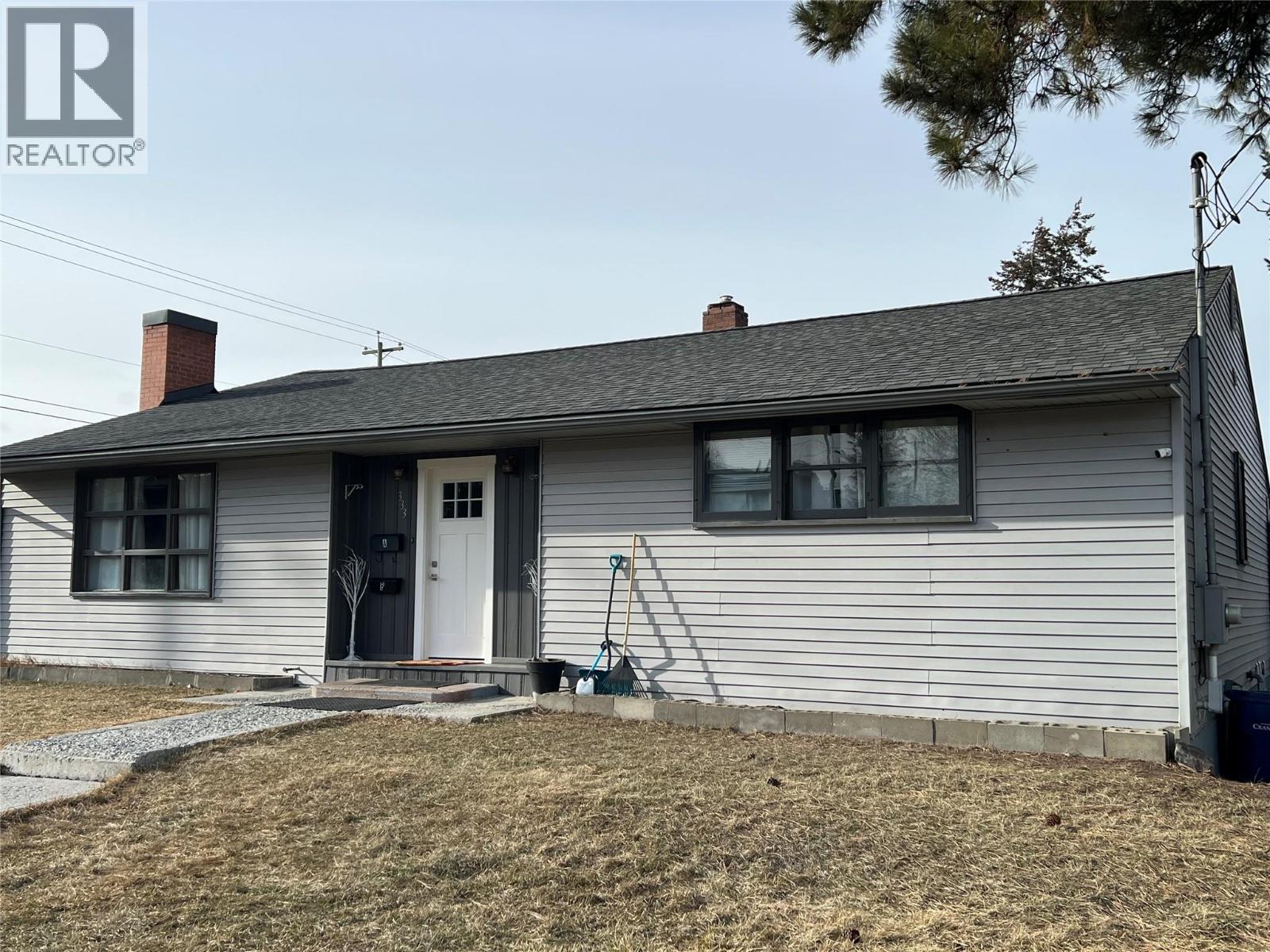 333 10th Avenue S, Cranbrook, British Columbia  V1C 2N5 - Photo 1 - 10374768