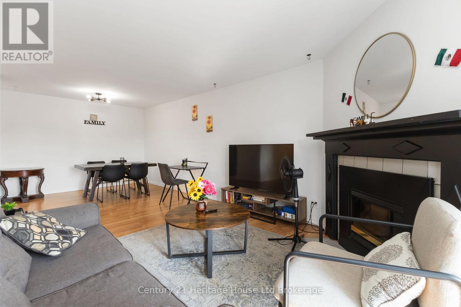 Photo 11 of 31 for 217 - 737 Deveron Crescent