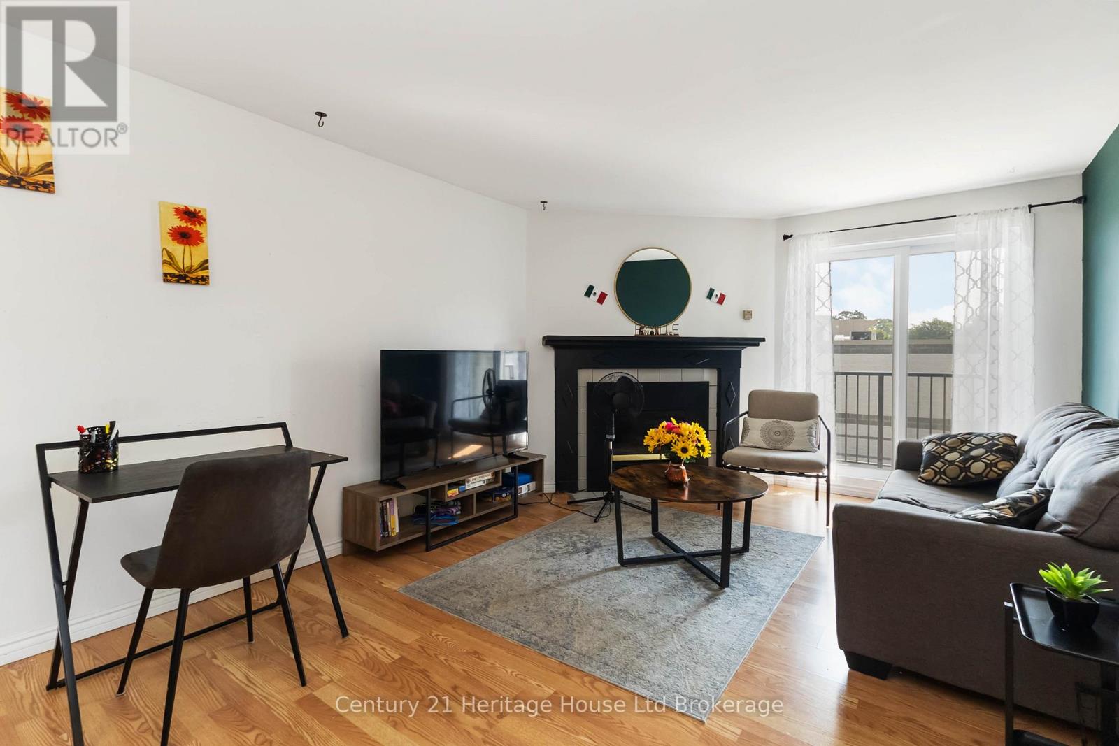 Photo 15 of 31 for 217 - 737 Deveron Crescent