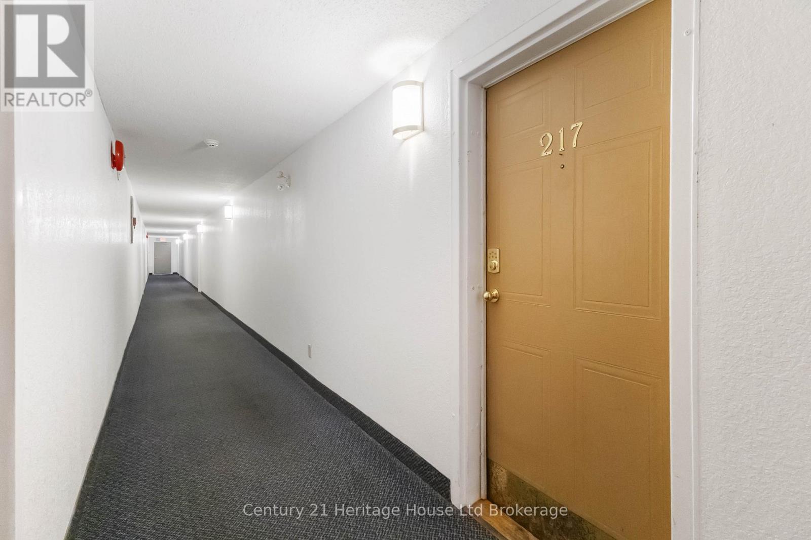 Photo 6 of 31 for 217 - 737 Deveron Crescent