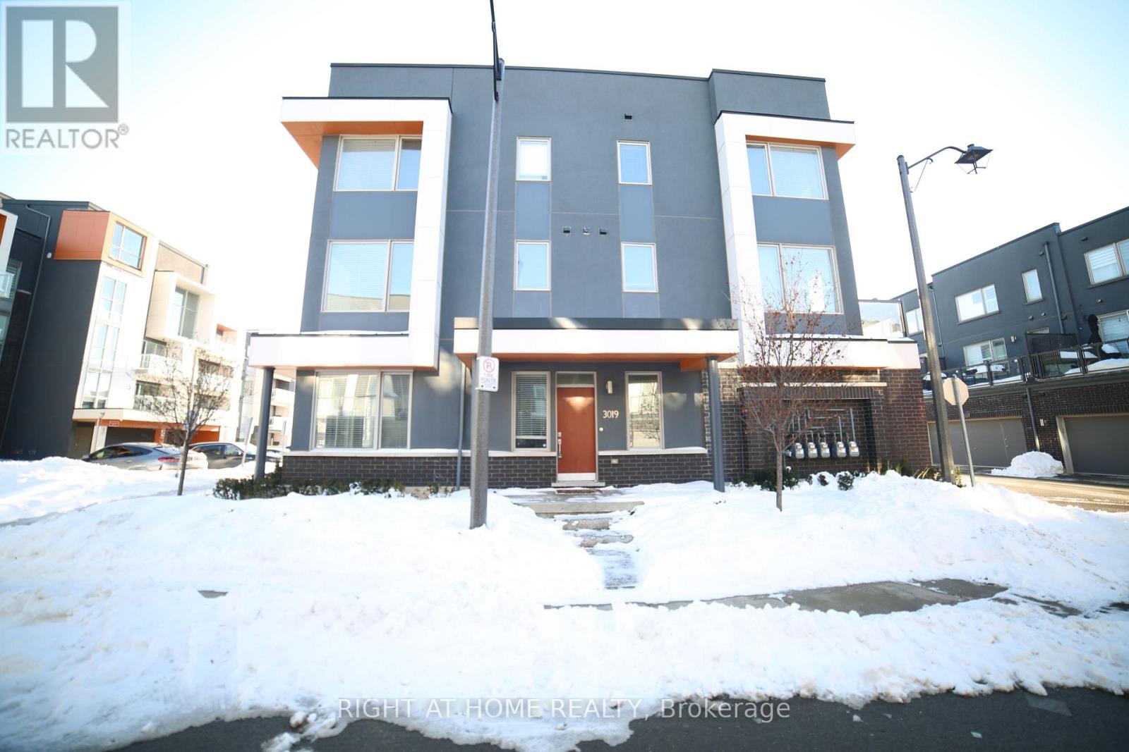 33 - 3019 Creekshore Common, Oakville (Go Glenorchy), Ontario  L6M 1L8 - Photo 2 - W12753266