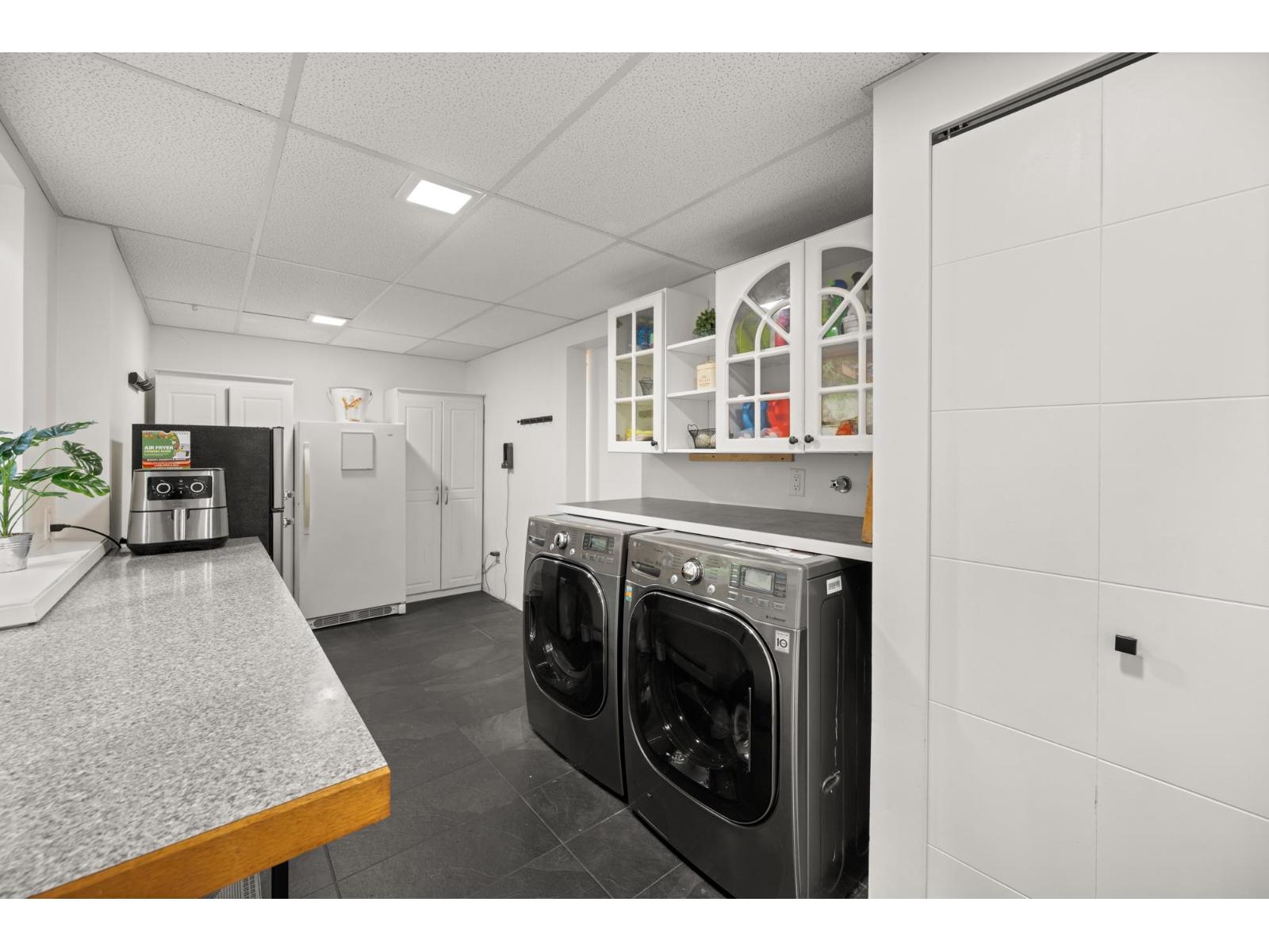 24411 56 Avenue, Langley, British Columbia  V2Z 1B8 - Photo 12 - R3085730